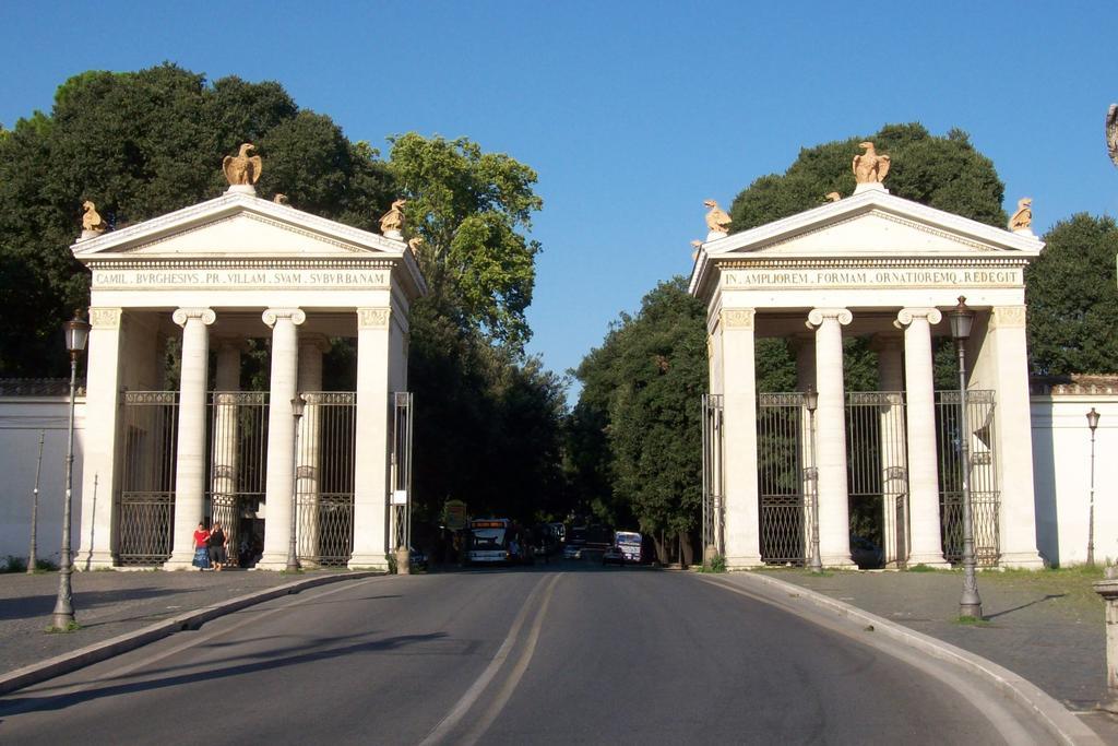 Vico Rooms And Terrace Rome Bagian luar foto